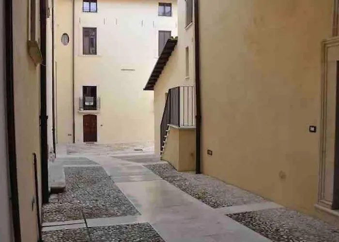 Palazzo Zuzi Nel Cuore Della Citta Apartmán