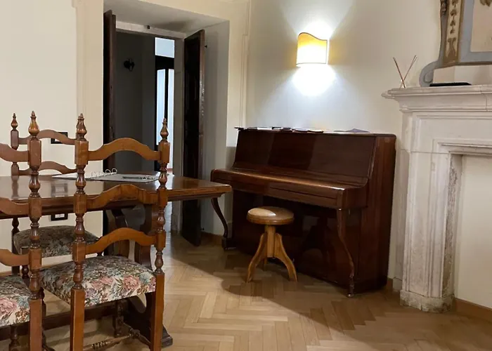 Palazzo Zuzi Nel Cuore Della Citta Apartmán *